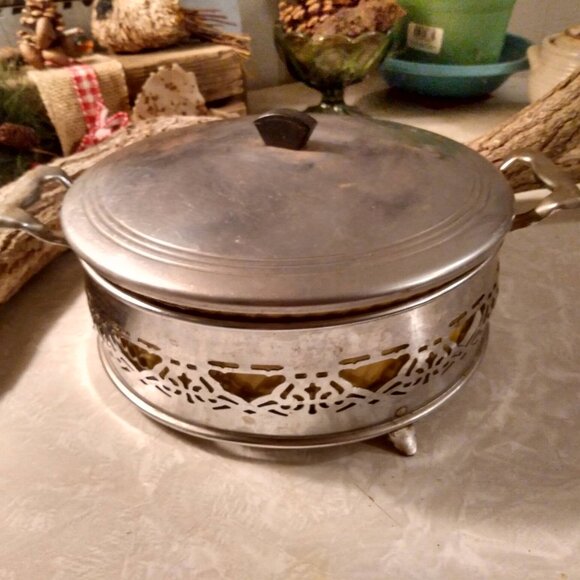 Vintage Stoneware Casserole Dish with Metal Carrier - Picture 2 of 6